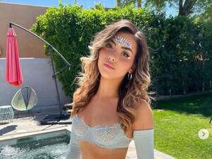 girl pissing on nude beach - World's Sexiest Chess Player' confesses to revenge peeing on ex-boyfriend's  car - Daily Star