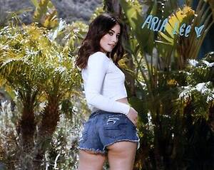 Amy Weber Nude Porn - ARIA LEE 8x10 SIGNED PHOTO #44 Gorgeous MODEL PRETTY SMILE | eBay