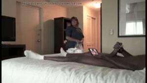 hotel maids giving hand jobs - Hotel guest receives handjob by a mature housekeeper - ZB Porn