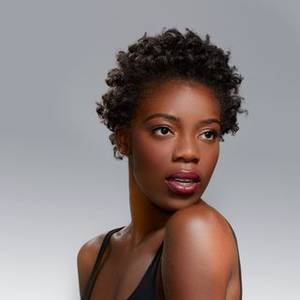 Diva Short Hair Ebony Porn - woman with short tight curls