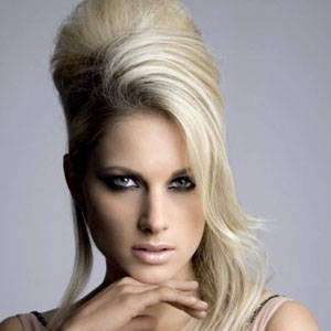 1960s Bouffant Hair Blonde Porn - 1960s Beehive Hairstyle | Beehive(1950s / 1960s): The 1960's Bouffant  hairstyle was