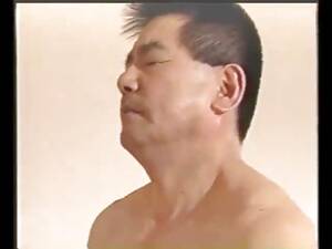 japanese daddy - A couple of Japanese daddies - Gayfuror.com