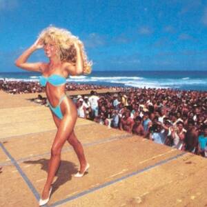 couple topless beach - Surf Bunnies and Sexism | SURFER Magazine - Surfer