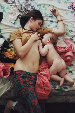 naked mothers lactating - breastfeeding-31230