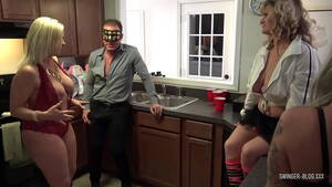 big dick swinger party - Horny housewives blowing huge dicks at a swingers sex party - XNXX.COM