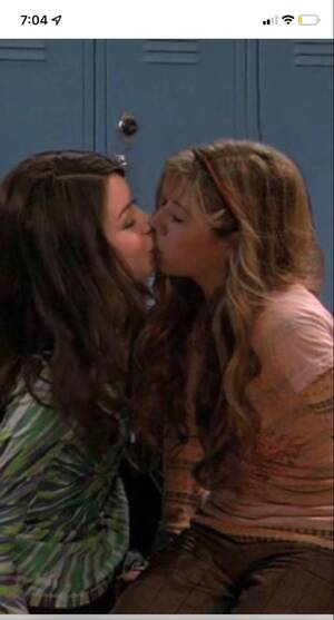 Alexandra Daddario Lesbian Porn - Pin by Salbatorr city on Jenette MCCurdy | Celebrities, Miranda cosgrove  icarly, Miranda cosgrove