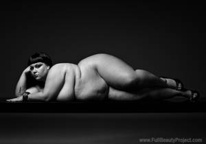 fat naked art project - Plus Size Art: Italian Artist Celebrates Plus Size Women With Nude  Portraits.
