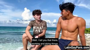 cute people on the beach - Latin gay boys go out to the beach - XVIDEOS.COM