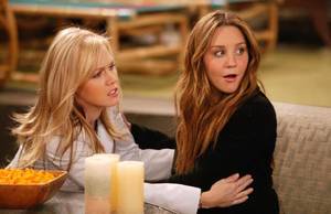 Amanda Bynes Jennie Garth Porn - 19. What I Like About You (The WB, 2002-2006). Starred: Amanda Bynes, Jennie  Garth ...