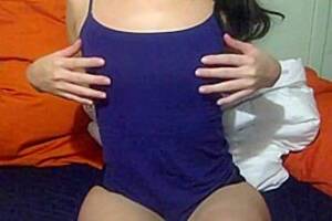 asian girl rubs - Asian girl rubs her slit, watch free porn video, HD XXX at tPorn.xxx