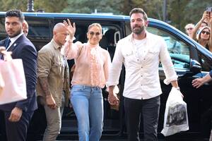 Beautiful Pussy Jennifer Lopez - J Lo's Pink Pussy-Bow Blouse With Ben Affleck on Honeymoon | POPSUGAR  Fashion