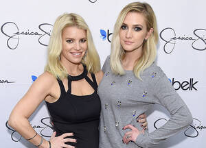 Ashlee Simpson Cum - OK, Jessica and Ashlee Simpson Legit Look Like Twins in This Instagram  Picture