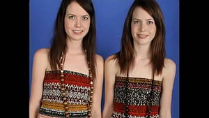 identical twin lesbians - Identical Lesbian Twins posing together and showing all... - XVIDEOS.COM