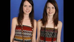 identical twin lesbians - Identical Lesbian Twins posing together and showing all... - XVIDEOS.COM