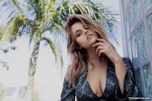 Debby Ryan Porn Black - She might have a reputation for being an innocent kid show star, but she is  a very comely and alluring young lady in pictures.