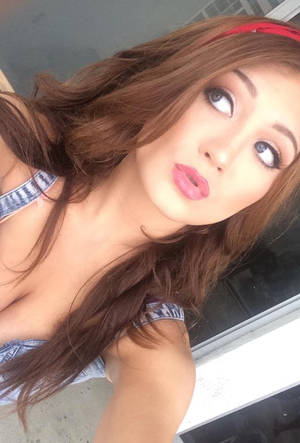 girls kissing girls anal - 