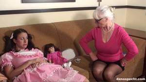 brooks applications spanking - Little Sarah's Spanking