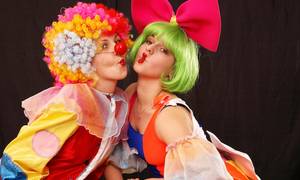 clown porn series - The Terrifying Clown Craze Is Actually Turning People On, According To  Pornhub