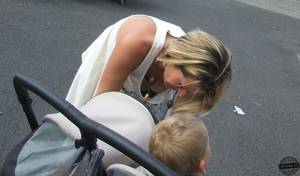 Mom Downblouse Porn - Downblouse Moms