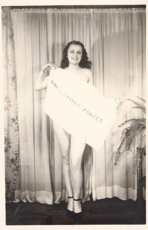 Homemade Amateur Vintage Porn 1940s - Homemade pin-up pic sent overseas with a GI during WWII. She seems like a  fun wife! (1940s) : r/TheWayWeWere