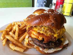 Mountain Dew Lunch Sandwich Porn - Deep fried mac n cheese burger