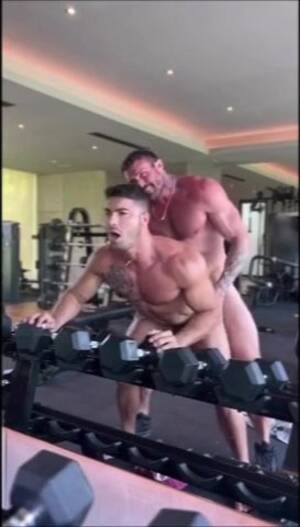 Fitness Men Porn - Got caught making porn in the gym - ThisVid.com em inglÃªs