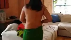 bollywood boobs pop out - Indian video Actress Boobs Popping Out From Bra Bollywood