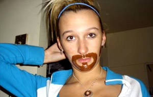 Dirty Sanchez Porn - Screech, el protagonista de â€œSalvado por la campanaâ€ pillado haciendo un Dirty  Sanchez | Orgasmatrix