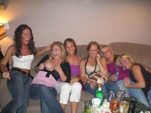 college flashing party - College Girl Group Flash Party - Xxx Pics