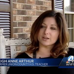 Forced Teacher Porn Captions - Teacher forced to resign after student allegedly steals nude photos from  her phone - CNET