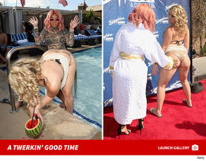 Blac Chyna Stripping Porn - Blac Chyna Impressed By Porn Star Co-Host Alexis Texas' Ass at Vegas Strip  Club Party