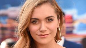 Alyson Stoner Lesbian - Alyson Stoner Reveals She Checked Herself into Conversion Therapy