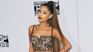 Ariana Grande Victoria Justice Dildo Porn - Ariana Grande Seen Out Having Fun With Friends In NYC