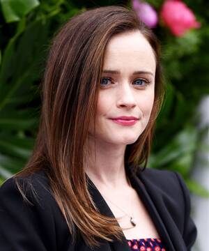 Alexis Bledel - Alexis Bledel's Toughest 'The Handmaid's Tale' Scene