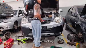 Mechanic Porn - A Colombian woman working as a car mechanic seduces a porn actor to have  sex in the workshop - XNXX.COM
