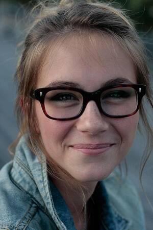 Hipster Blonde Glasses Porn - Do Guys Like Girls with Glasses?