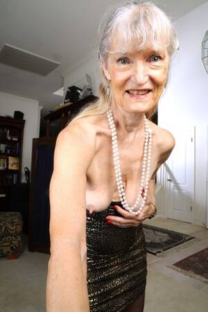 all over 30 saggy tits - Saggy Tits All Over 30 Porn Pics & Naked Photos - SexyGirlsPics.com