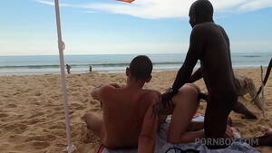 Beach Bbc Porn - Two guys bang Cayenne Klein on the public nudist beach OTS610 - XVIDEOS.COM