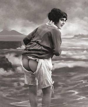 lisa winters nude vintage erotica - 1910-1917 Naples, Italy - Old vintage erotic postcard