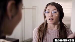 lesbian geek - Young lesbian geek has sex with roomate's GF - XNXX.COM