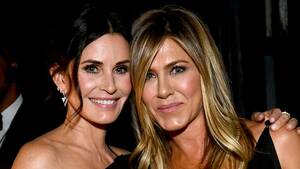 Courteney Cox Jennifer Aniston Porn - Jennifer Aniston and Courteney Cox reunited on the 2018 American Film  Institute Gala Red Carpet