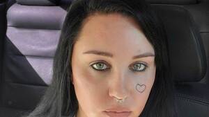 Amanda Bynes Jennie Garth - Amanda Bynes Placed on Psychiatric Hold, Found Naked and Roaming Streets :  r/entertainment