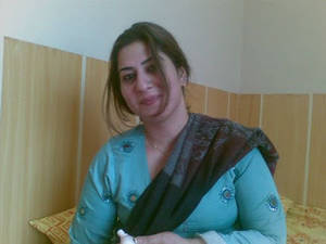 dubai pakistani naked girls - Totally secret upskirt