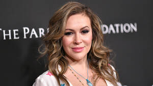 Alyssa Milano Porn Bondage - Alyssa Milano Sounds Alarm About Election Hacking