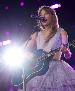 kristin davis sex tape - Sex (Tape) and The City star denies 'porn' claims, Winehouse's skin horror  - NZ Herald