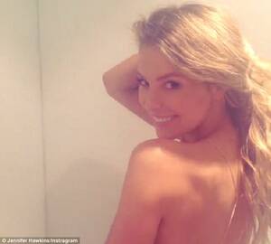 Jennifer Hawkins Porn - Jennifer Hawkins teases a glimpse of her bare back | Daily Mail Online
