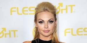 Jane Blonde Porn - Jesse Jane, Who Appeared in Entourage, Dead at 43