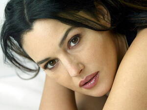 monica bellucci - HD wallpaper: Monica Bellucci, actress, women, portrait, beautiful woman |  Wallpaper Flare