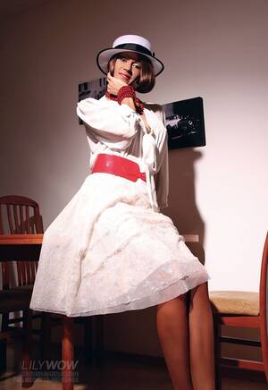 50s Costume - Hot vintage MILF in thinnest 50s style stockings - Pichunter