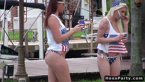 Amateur Public Sex Party Outdoors - Two teen having outdoor sex party - XVIDEOS.COM